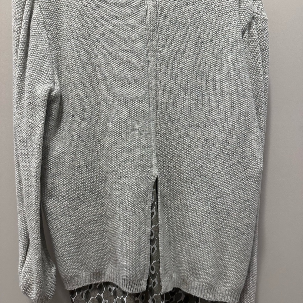 Gray Women's high low Tunic/Sweater. Looks good paired with tights. Size L